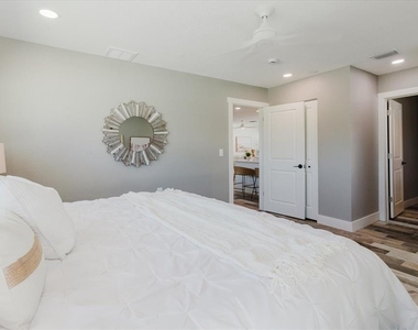 411 87th Avenue - Photo Thumbnail 23