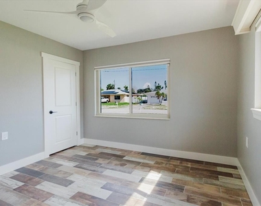 411 87th Avenue - Photo Thumbnail 29