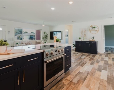 411 87th Avenue - Photo Thumbnail 12