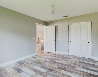 411 87th Avenue - Photo Thumbnail 36