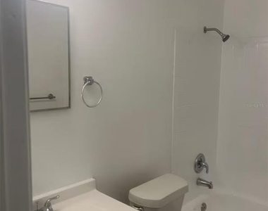 6806 Thomas Circle - Photo Thumbnail 4