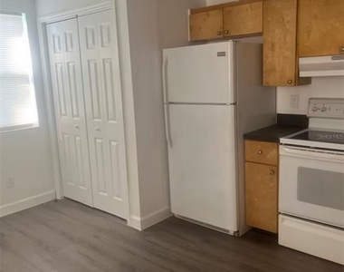 6806 Thomas Circle - Photo Thumbnail 2