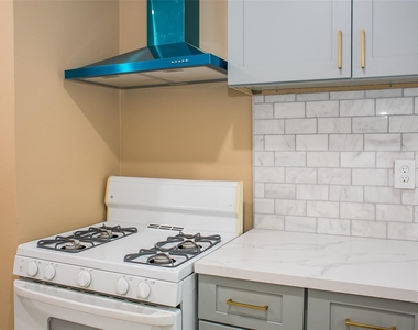 2301 Albans Road - Photo Thumbnail 15