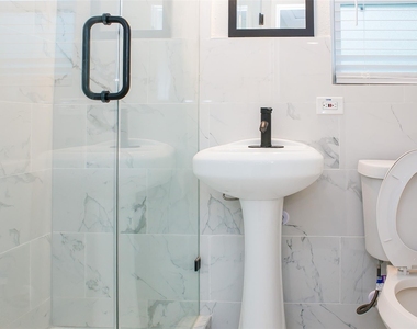 2301 Albans Road - Photo Thumbnail 16