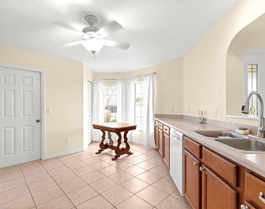 9770 Sw 92nd Place Road - Photo Thumbnail 8