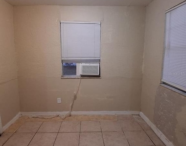 1209 Carlsbad Place - Photo Thumbnail 10