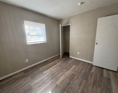 1209 Carlsbad Place - Photo Thumbnail 3