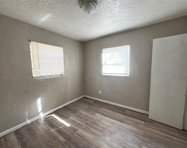 1209 Carlsbad Place - Photo Thumbnail 4