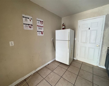 1209 Carlsbad Place - Photo Thumbnail 7