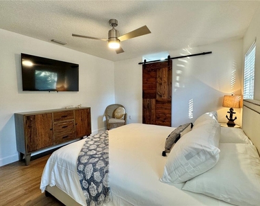 3409 45th Street W - Photo Thumbnail 10