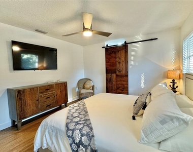 3409 45th Street W - Photo Thumbnail 8