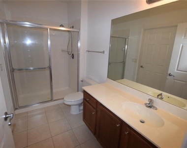 2604 Grand Central Parkway - Photo Thumbnail 8