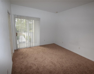 2604 Grand Central Parkway - Photo Thumbnail 5