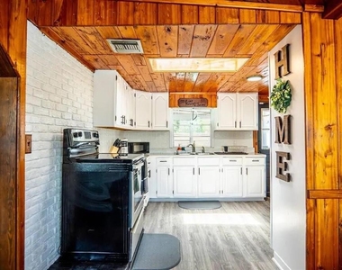 1118 Overdale Street - Photo Thumbnail 9