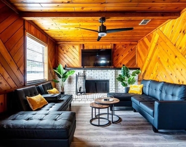 1118 Overdale Street - Photo Thumbnail 5