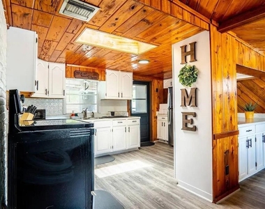 1118 Overdale Street - Photo Thumbnail 7