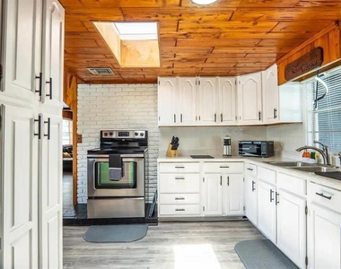 1118 Overdale Street - Photo Thumbnail 10