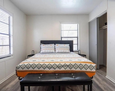 1118 Overdale Street - Photo Thumbnail 23