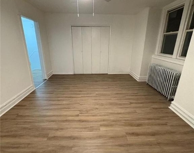 406 N 2nd Street - Photo Thumbnail 2