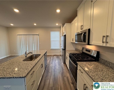 7634 Clayton Avenue - Photo Thumbnail 7