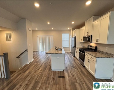 7634 Clayton Avenue - Photo Thumbnail 11