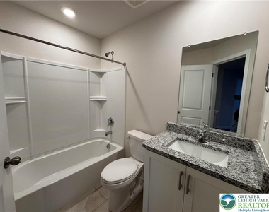 7634 Clayton Avenue - Photo Thumbnail 13