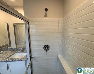 7634 Clayton Avenue - Photo Thumbnail 17