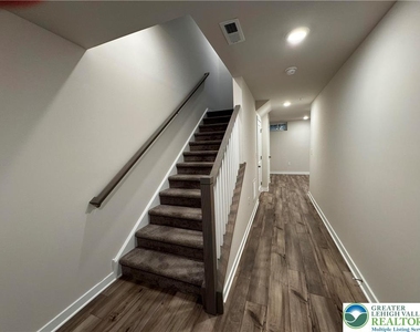 7634 Clayton Avenue - Photo Thumbnail 2
