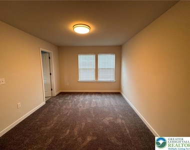 7634 Clayton Avenue - Photo Thumbnail 15