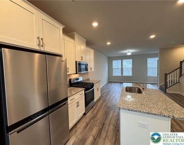 7634 Clayton Avenue - Photo Thumbnail 10
