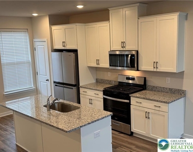 7634 Clayton Avenue - Photo Thumbnail 12