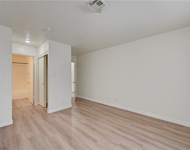 5018 S Rainbow Boulevard - Photo Thumbnail 10