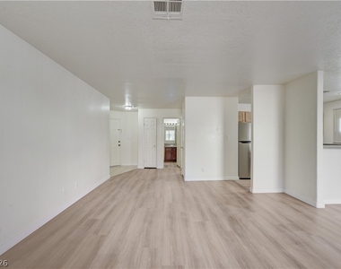 5018 S Rainbow Boulevard - Photo Thumbnail 2