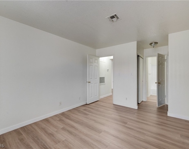 5018 S Rainbow Boulevard - Photo Thumbnail 16