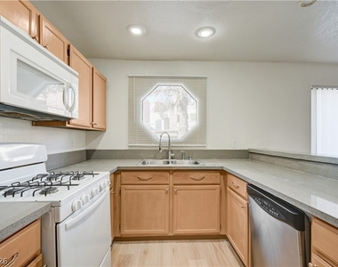 5018 S Rainbow Boulevard - Photo Thumbnail 5