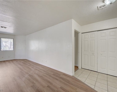 5018 S Rainbow Boulevard - Photo Thumbnail 8