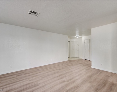 5018 S Rainbow Boulevard - Photo Thumbnail 3