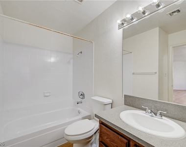 5018 S Rainbow Boulevard - Photo Thumbnail 14