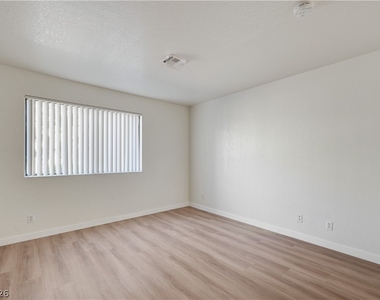 5018 S Rainbow Boulevard - Photo Thumbnail 9