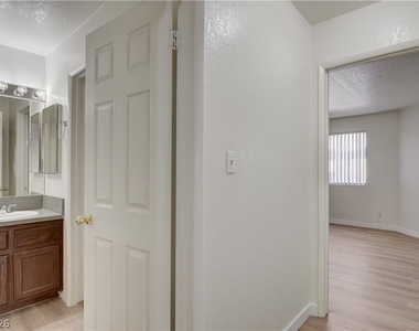 5018 S Rainbow Boulevard - Photo Thumbnail 13