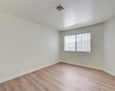 5018 S Rainbow Boulevard - Photo Thumbnail 15