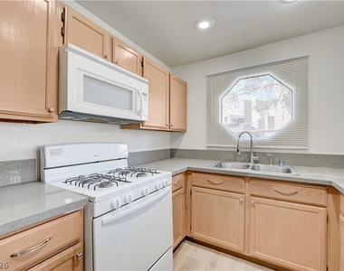 5018 S Rainbow Boulevard - Photo Thumbnail 6