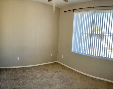 656 Peachy Canyon Circle - Photo Thumbnail 12
