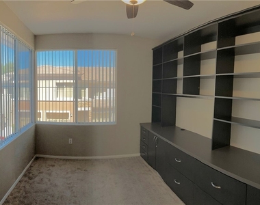 656 Peachy Canyon Circle - Photo Thumbnail 13