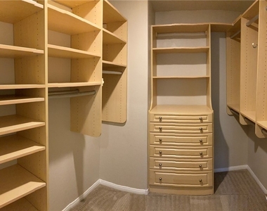 656 Peachy Canyon Circle - Photo Thumbnail 16