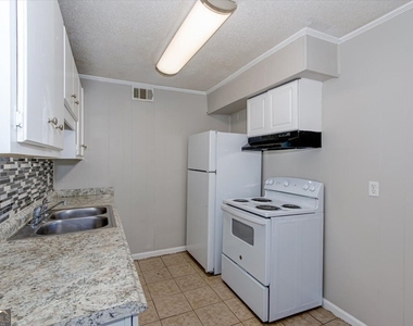 1232 12th Street - Photo Thumbnail 5