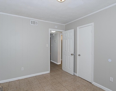 1232 12th Street - Photo Thumbnail 9