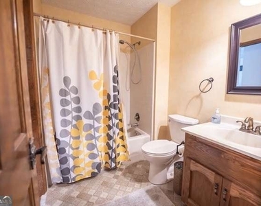 200 Mary Lynn Lane - Photo Thumbnail 21