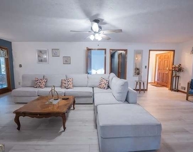 200 Mary Lynn Lane - Photo Thumbnail 5