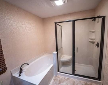200 Mary Lynn Lane - Photo Thumbnail 28